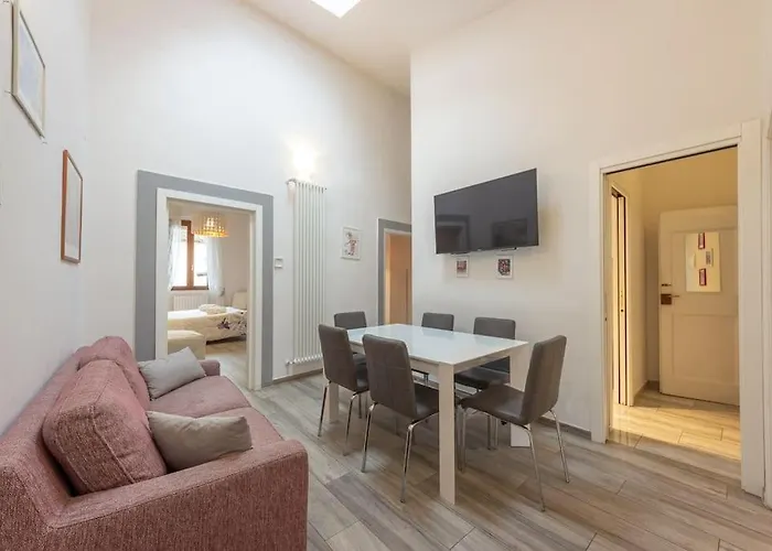 San Remigio 4 Bedrooms Appartamento Firenze